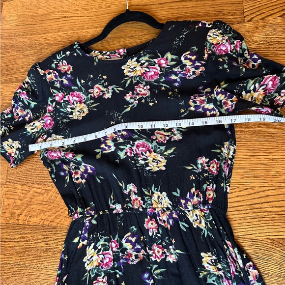 Vintage short sleeved floral dress - Picture 5 of 8